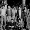 Ετος 1955 - Εξω απο το σχολείο στην Αγία Μαρίνα
